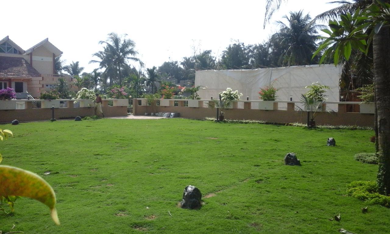 Blue Bay Resort Puri Exterior foto